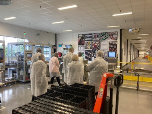 membres de l'équipe en visite