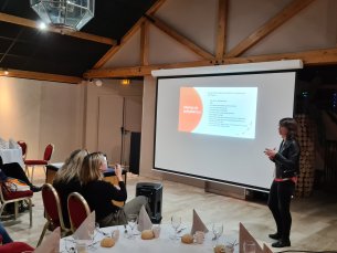 Kathleen Faure présente les dispositifs d'accompagnement pour l'emploi des personnes en situation de handicap