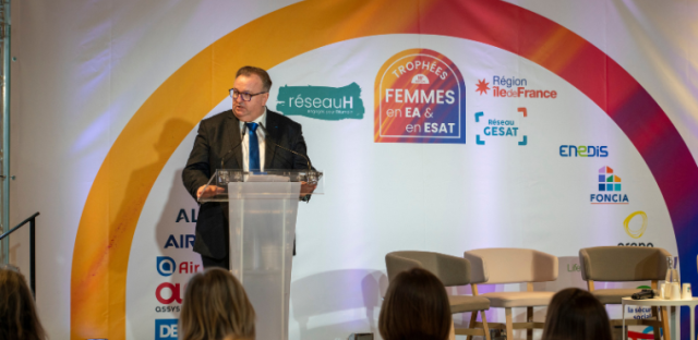 Christophe ROTH prend la parole lors de l'ouverture de l'événement