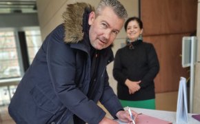 Signature du partenariat par Ivan TALPAERT, Délégué Régional Agefiph HDF
