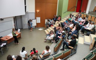 Photo des participants dans l'hémicycle