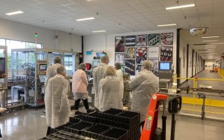 membres de l'équipe en visite